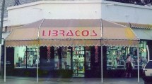 Imagen de Libracos: en sus escaparates está la historia neuquina, del país y el mundo