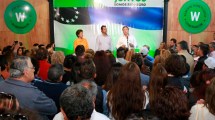 Imagen de Weretilneck de campaña, inauguró un local en Bariloche