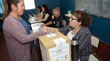 Imagen de Salen a buscar voluntarios por falta de autoridades de mesa en Neuquén