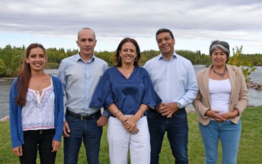 Mercedes Lamarca cerró la campaña a orillas del río (Foto: Florencia Salto)