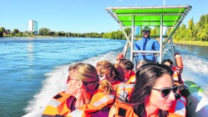 La confluencia de los ríos Neuquén y Limay suma  un segundo paseo náutico