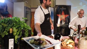 Los mejores chefs cocinarán en vivo, con la última flotada en el Chimehuín