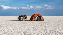 Imagen de Renzo y Anto, de Neuquén al Caribe en bici con su perra Ona: un año en 10 fotos