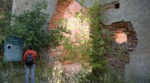 Imagen de Isla Huemul: de la gran farsa de la bomba nuclear al abandono