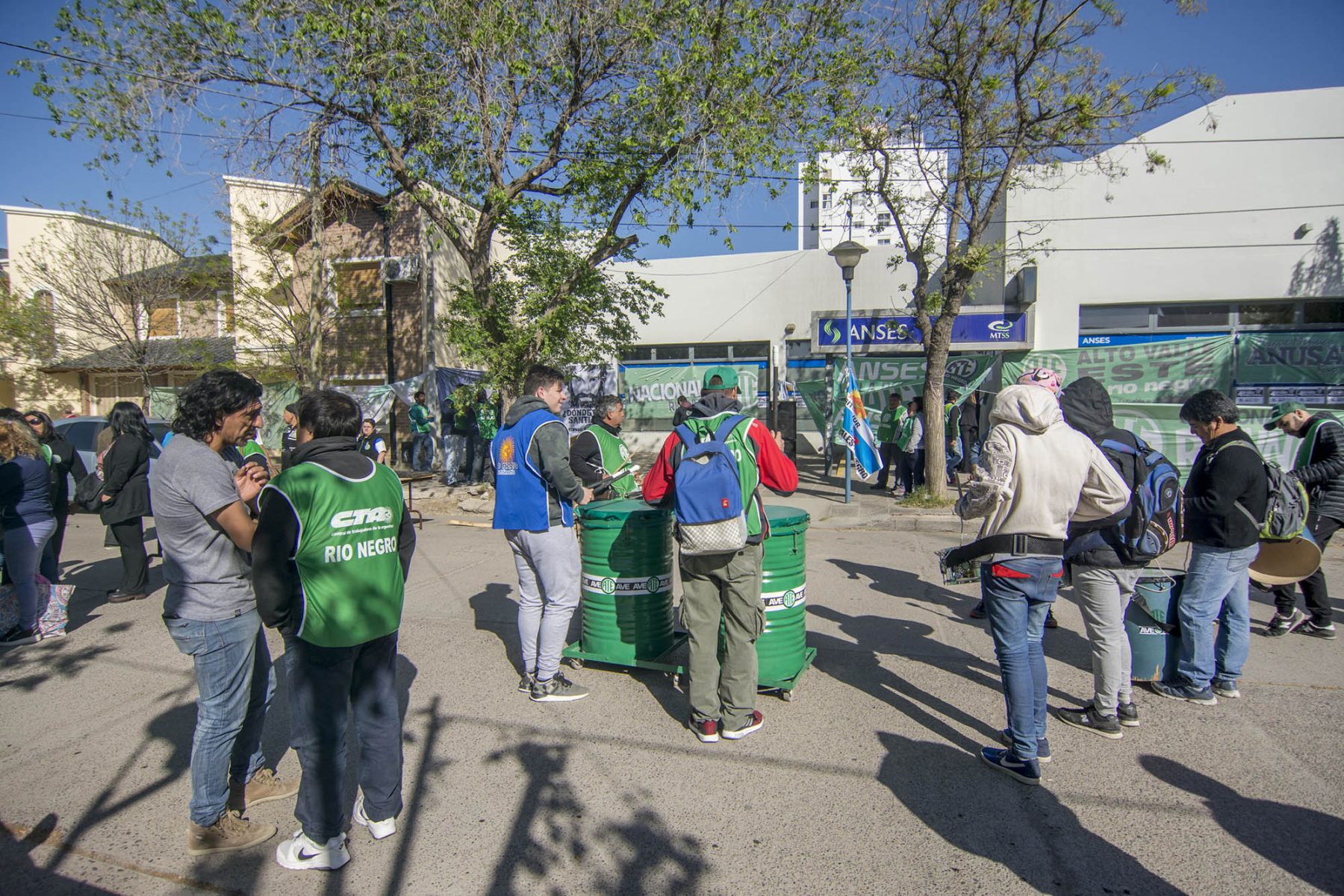 Quiénes adhieren al paro del miércoles en el Alto Valle: lo que no funcionará en Neuquén y Río Negro.