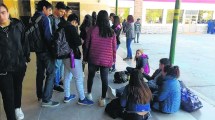 Imagen de Estudiantes de Roca denuncian a la empresa que los transporta a diario