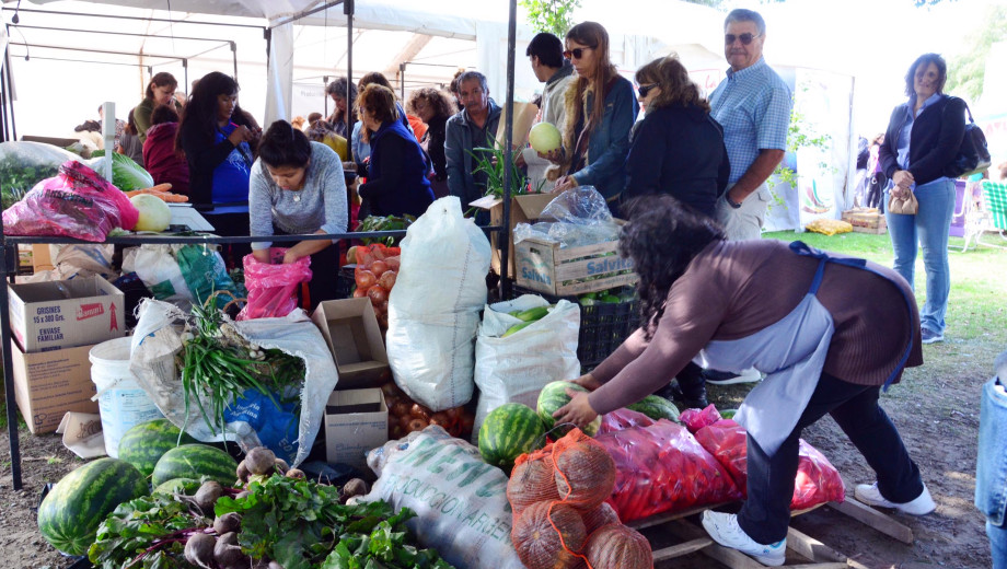 La Feria Agroecológica se desarrollará en bulevar Contín y Las Heras de Viedma. Foto: Marcelo Ochoa.