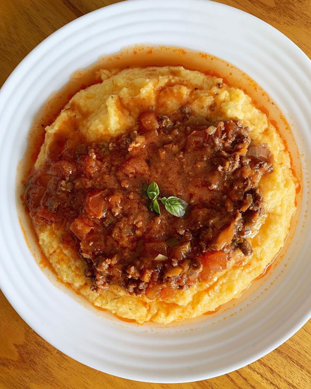 Hoy es un buen día para una rica polenta con tuco