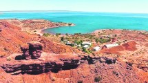 Imagen de Dinosaurios desde la roca al museo en lago Los Barreales