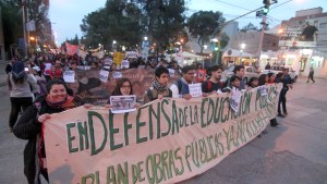 El monumento albergó tres manifestaciones en un mismo día