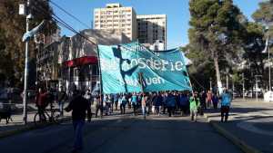 Cortan en el centro de Neuquén porque no quieren «chicos pasados de frío»