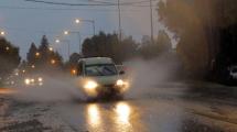 Imagen de Rigen tres alertas por lluvias y fuertes vientos en la región