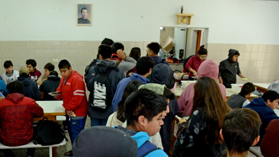 El San José Obrero enseña, contiene y le da pelea al hambre