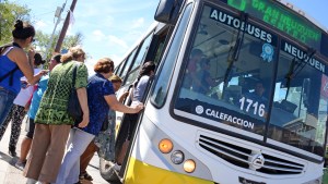 Aumento de colectivos, taxis y estacionamiento en Neuquén