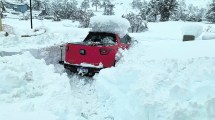 Imagen de La nieve complicó el servicio de  energía y el tránsito en las rutas