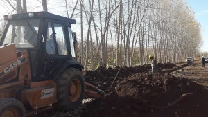 Renuevan cañerías de agua en Roca, con fondos del Plan Castello