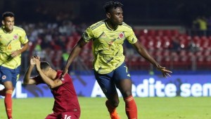 Colombia le ganó 1-0 a Qatar y se metió en los cuartos de final. Mirá el gol de Duvan Zapata