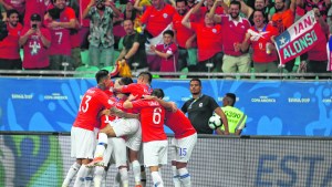 Chile derrotó a Ecuador y clasificó a cuartos de final