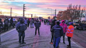 Nueva demora en el parque eólico Los Meandros puso en alerta a los trabajadores