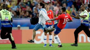 Copa América: Jara podría ser sancionado por golpear a un hincha