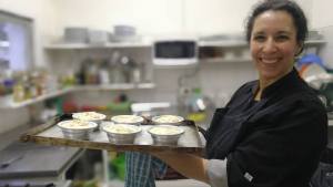 A esta cocinera de Trevelin le gustaría conocer Pehuenia, ¿quién la invita?