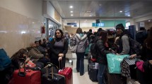 Imagen de Nieve en Bariloche: tras la reapertura, colapsó el aeropuerto