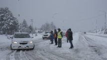 Imagen de Nieve en Bariloche: extienden el cierre del aeropuerto hasta el domingo