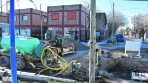 Daños colaterales: los afectados que nadie vio durante la obra cloacal en Roca