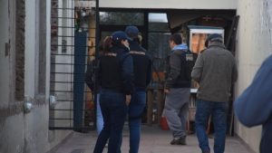 Fueron por armas y hallaron una tonelada de pirotecnia en Roca