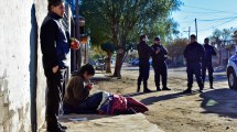 Imagen de Roca: Franco duerme en la calle, aferrado a la solidaridad de los vecinos