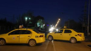 En imágenes, así se vivió la jornada de protesta de los taxistas en Neuquén