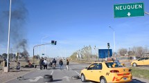 Imagen de Tras llegar a un acuerdo, los taxistan liberaron los cortes