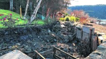 Imagen de Polémica por un muro que crece en la costa del lago Nahuel Huapi