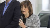 Imagen de Bullrich: «Les tendrían que devolver las 14 toneladas de piedras que nos tiraron»