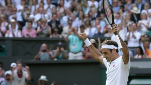 Federer venció a Nadal y el domingo irá por su noveno trofeo en Wimbledon