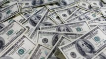 Imagen de El dólar minorista bajó a $58,41 tras el debut del control cambiario