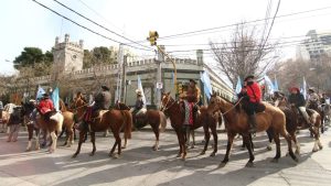 Jinetes protestaron en Neuquén contra la reforma de la ley de maltrato animal