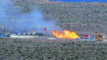 Imagen de Montaron los equipos para apagar el fuego en pozo de YPF