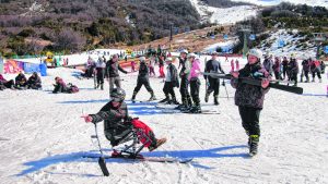 Germán, el primer instructor de esquí en silla de ruedas del mundo