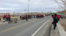 Imagen de Mineros cortaron la ruta 40 en Chos Malal por denuncias de vaciamiento