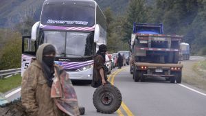 Carreras presiona a Odarda por el conflicto mapuche de Villa Mascardi
