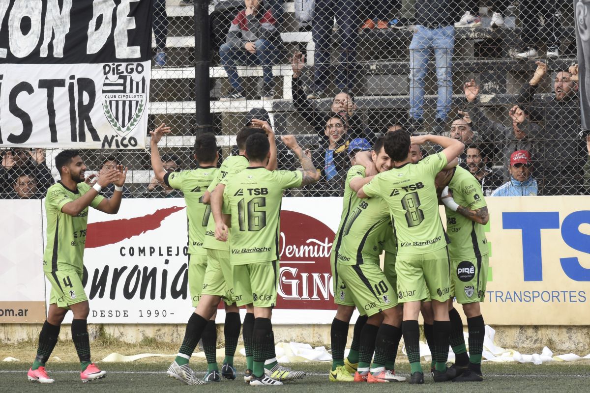 El Albinegro viene de festejar dos fechas seguidas y se prendió en el campeonato. (Foto: Juan Thomes)