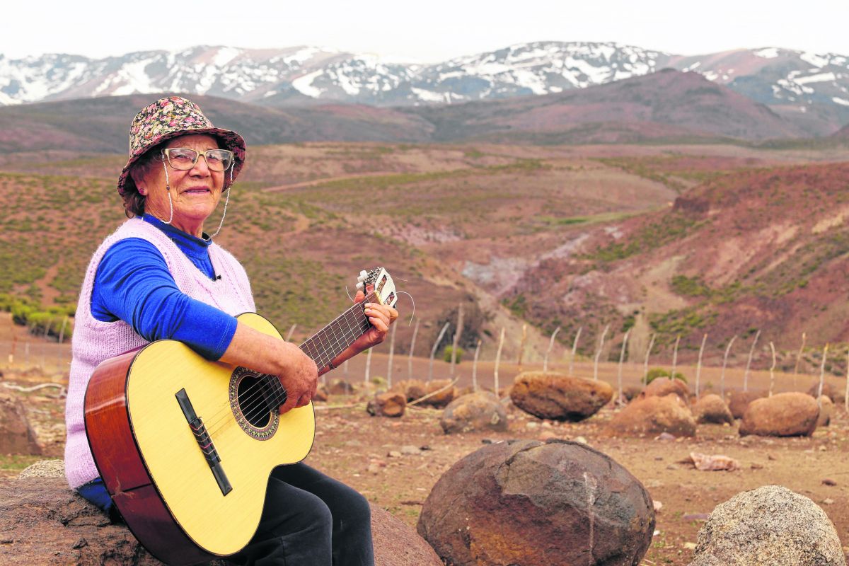 Doña Ester Castillo, una de las cantoras del norte neuquino.