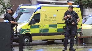 Cuatro personas fueron acuchiladas en un centro comercial en Inglaterra