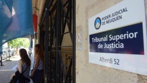 El juez acusado de acoso sexual y laboral se tomó licencia y se fue de Neuquén