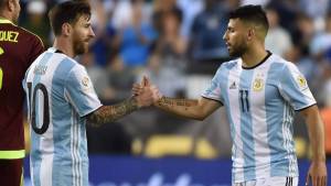 Messi y Agüero, entre los 30 finalistas para el Balón de Oro