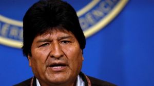 Evo Morales descartó su renuncia y no confirmó si será candidato