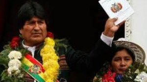 Análisis: Evo Morales, víctima de un golpe y de sus propias afrentas a la democracia