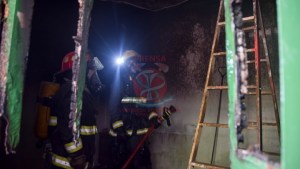 Un incendio provocó daños en una casa de Roca, donde había plantas de marihuana