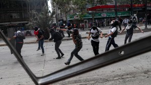 El Senado de Chile aprobó la «ley anticapuchas»: eleva penas a quienes oculten su rostro en protestas